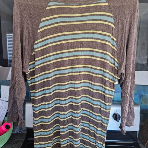 LulaRoe Randy Striped Baseball T-shirt Size Medium - Picture 3 of 3